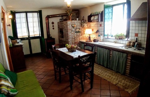 Fornazzo Cottage | Etna Case Vacanze Eureka, Rustic Sunflower