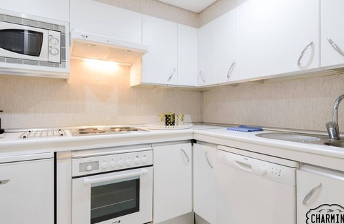 Castillejos Apartment | Eurobuilding 2 Luxury - Spectacular views