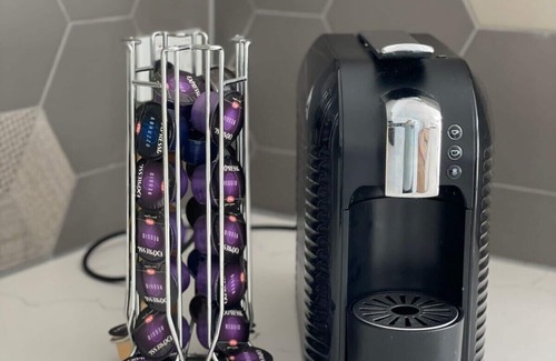 East Geelong House | Evies East Retreat with Spa