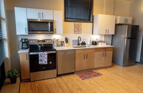 Martinsville Apartment | Excellent 2BR Apartment Uptown