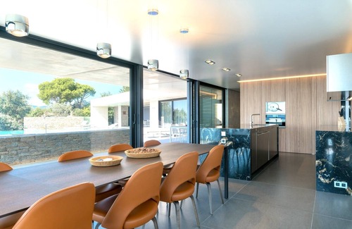 Guerrevieille Villa | Exceptional architect-designed villa with sea view and St Tropez