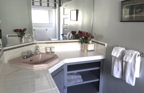 Upper East House | Exceptional Guesthouse With Classic Charm in a Great Location