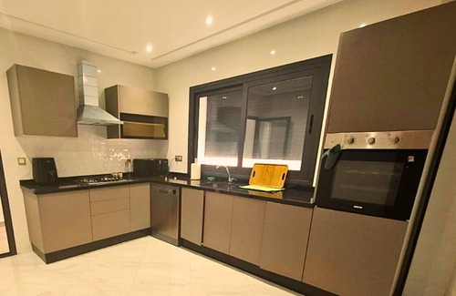 Branes House | Exceptional triplex 200m2 downtown with jacuzzi and table soccer, wifi & iptv