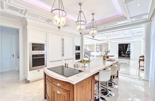 Vallauris Villa | Exceptional Villa in Cannes: Swimming pool, Mediterranean views and top-of-the-range services