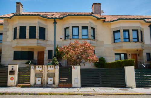 Nigran House | Exclusiva casa en playa América, cerca de Baiona