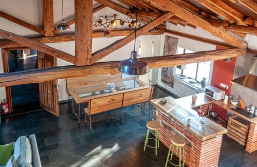 Tarilonte de la Pena Apartment | EXCLUSIVE APARTMENT WITH 3 DOUBLE ROOMS IN ARTISTIC BUILDING