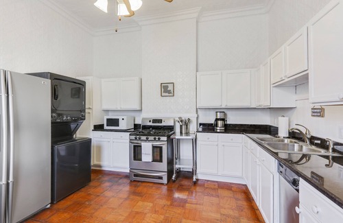 Mid-City District Apartment | Exclusive Gem/Greenway & Streetcar Nearby
