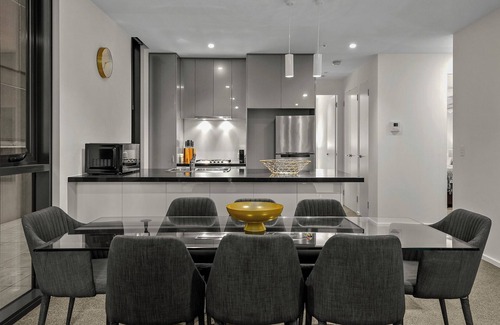 Southbank Apartment | Exclusive Stays - Southbank Podium