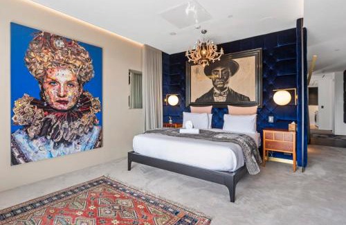 Newton Apartment | Exclusive Urban Apartment Entire Floor Hot Tub