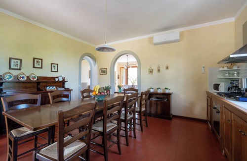 Bivio Pozzo Villa | Exclusive villa with gated pool, 12 pax, all-inclusive. 72 reviews, watch video
