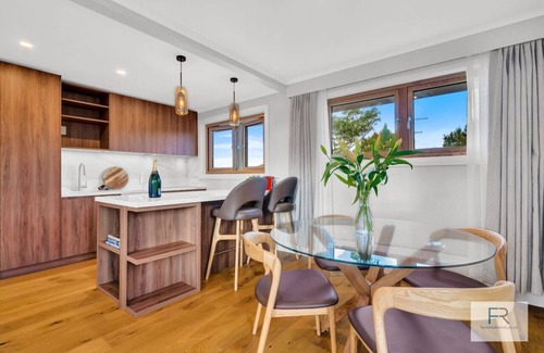 Orakei House | Executive Home on Paritai