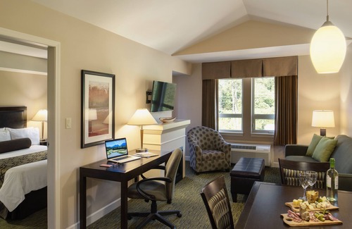 Garibaldi Highlands Hotel | Executive Suites Hotel & Resort, Squamish