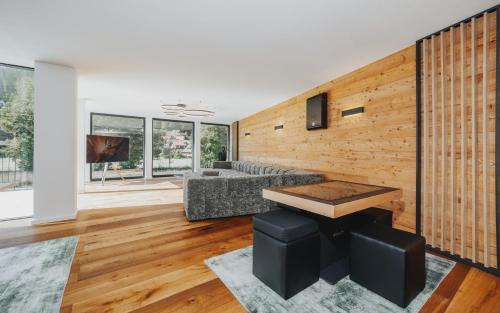 Hinterzarten Apartment | Exklusive King Suite mit Game Table in Hinterzarten