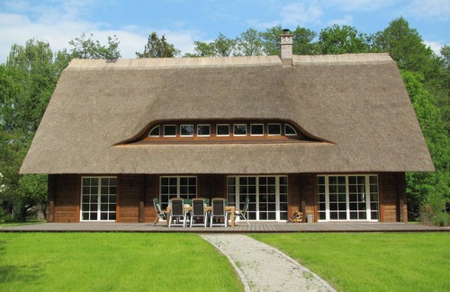 Kolonie House | Exklusive Woodhouse