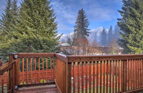 Mendenhaven House | Expansive Getaway about 2 Miles to Mendenhall Glacier!