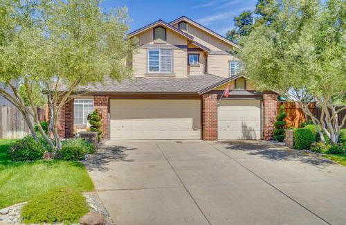 Tracy House | Expansive Tracy Home with Patio and Fire Pit!