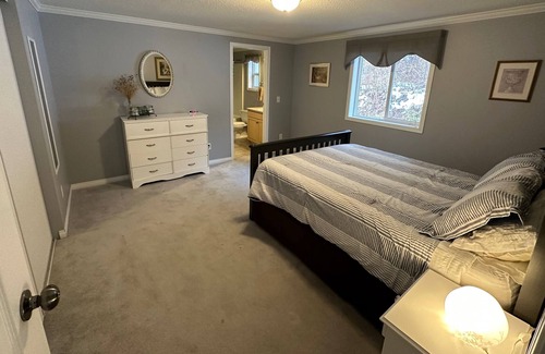 Creston House | Expansive valley and mountain views