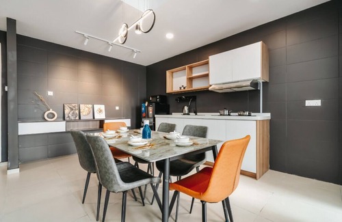 Kuala Lumpur Apartment | Experience Modern Comfort: 2Bedroom/2Bathroom with Balcony [Nowhere]