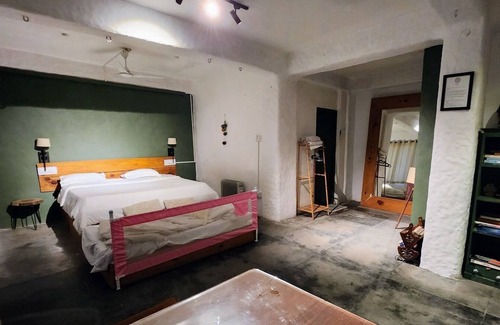 Dharamshala Bed & Breakfast | Experience the beauty of nature at Bímil/East. Relax in our cozy bed & breakfast