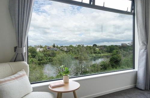 Hamilton House | Experience The Magic of Riverside Living - 5 beds