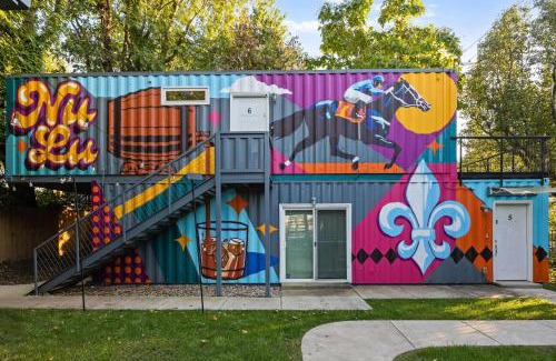Phoenix Hill Apartment | Experience the Unique Re-Nu Shipping Container #2