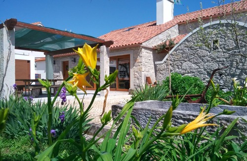 Porto de Mos Cottage | Explore, Relax and Invigorate Yourself at Grandma Lídia's Retreat