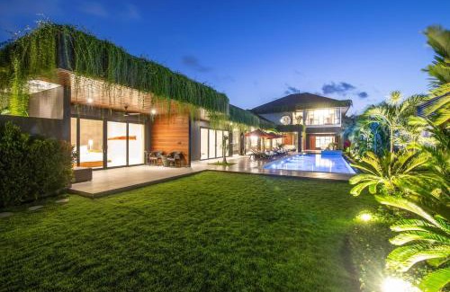 Sunset Road Villa | Exquisite 5br Villa Premier Luxury In Seminyak