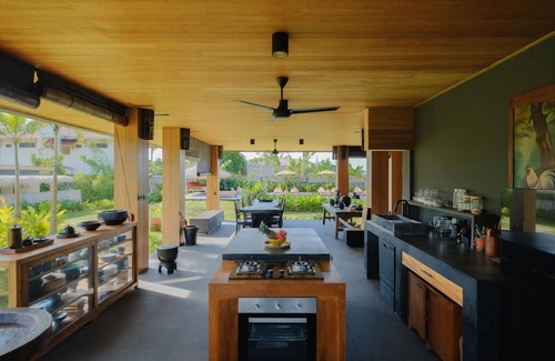 Sempe Villa | Exquisite Escape In Opulent 5BR Villa Lombok