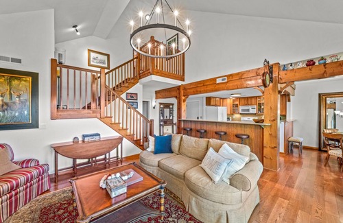 Mountain Air Condo | Exquisite views from this Mountain Air home near Asheville, Mt. Mitchell & more.