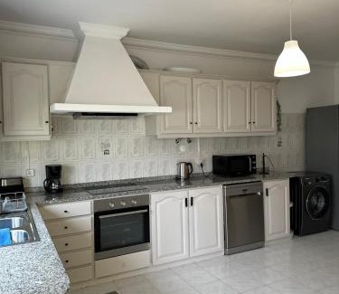 Seixal House | Extraordinary Holiday House at Fernão Ferro!