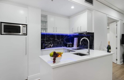 Auckland Central Business District Apartment | Extravagant Escape - Sebel