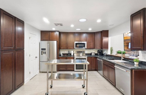 Paradise Valley Village House | Extravagant Home|Pool|Gazebo|Games|5KingBeds|PHX