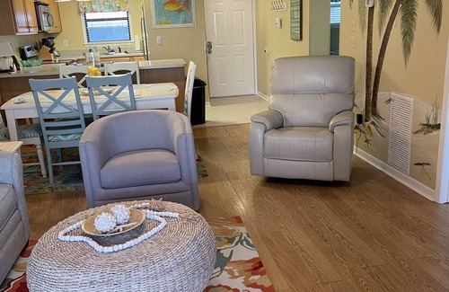 Orange Beach Condo | EXTREME MAKEOVER-DISCOUNT PRICING- 200 FIVE STAR REVIEWS-FACING THE BEACH
