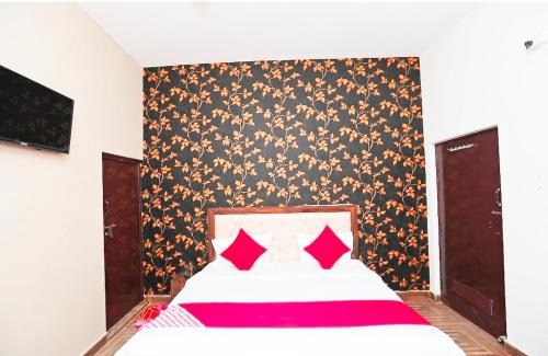 Taj Ganj Hotel | EZSTAYS by vilaasita