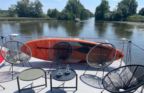 Muritz Boat Rental | Führerscheinfreies mobiles Hausboot