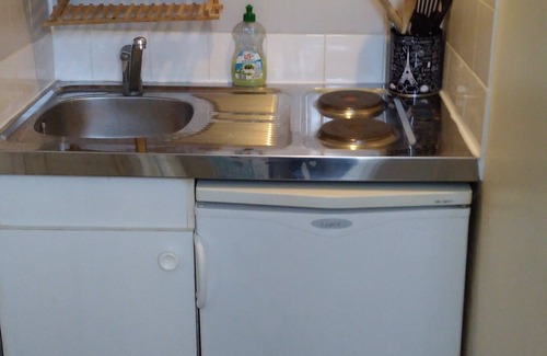 Maisons-Alfort Apartment | F1-Furnished, Near Vincennes racetrack, Château de Vincennes, Golf du Tremblay