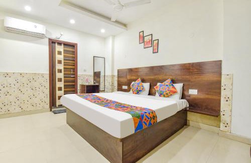 Paltan Bazaar Hotel | FabExpress Mohan Vilas Residency
