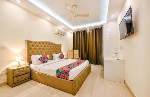 Chittaranjan Hotel | FabHotel AK Villa