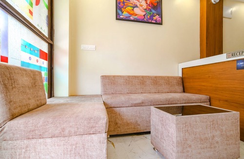 Rau Hotel | Fabhotel Atharv