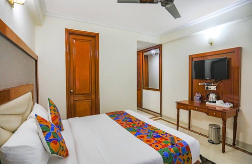 Chittaranjan Hotel | Fabhotel Corporate Park