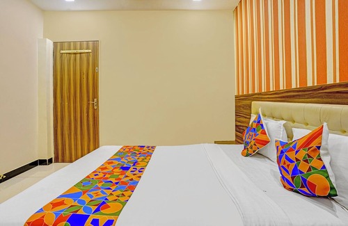 Indira Nagar Hotel | Fabhotel Galaxy Inn