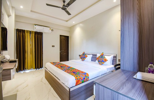 Kharadi Gaon Hotel | Fabhotel Gaurav Galaxy