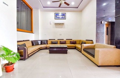 Mansarovar Hotel | FabHotel Golden Leaf Mansarover