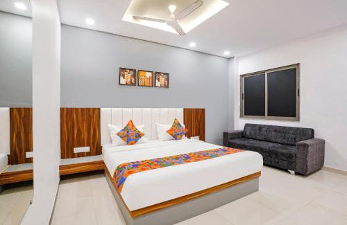 Surat Hotel | FabHotel Magnus