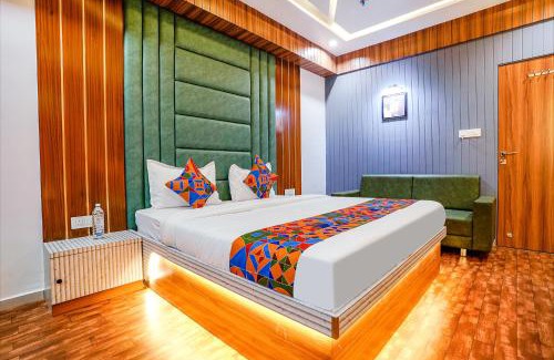 Vadodara Hotel | FabHotel Max