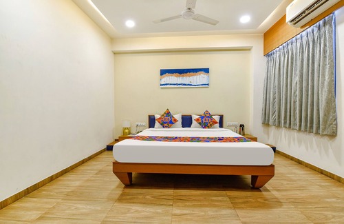 Changodar Hotel | Fabhotel Prime Grand Unity