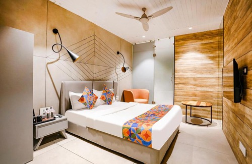 Surat Hotel | FabHotel Prime Welcome Palace