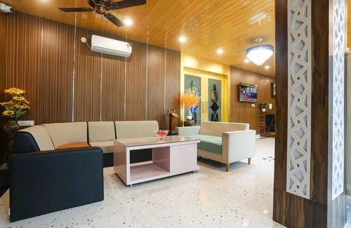 Sudhowala Hotel | Fabhotel The 3 Idiots