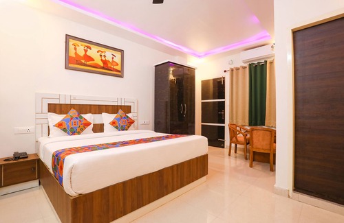 Sudhowala Hotel | Fabhotel The 3 Idiots