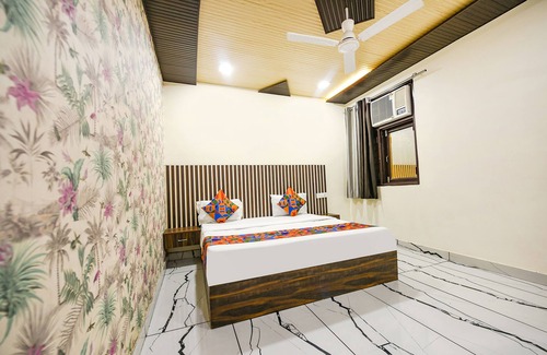 Rohini Hotel | Fabhotel The Crystal Palace